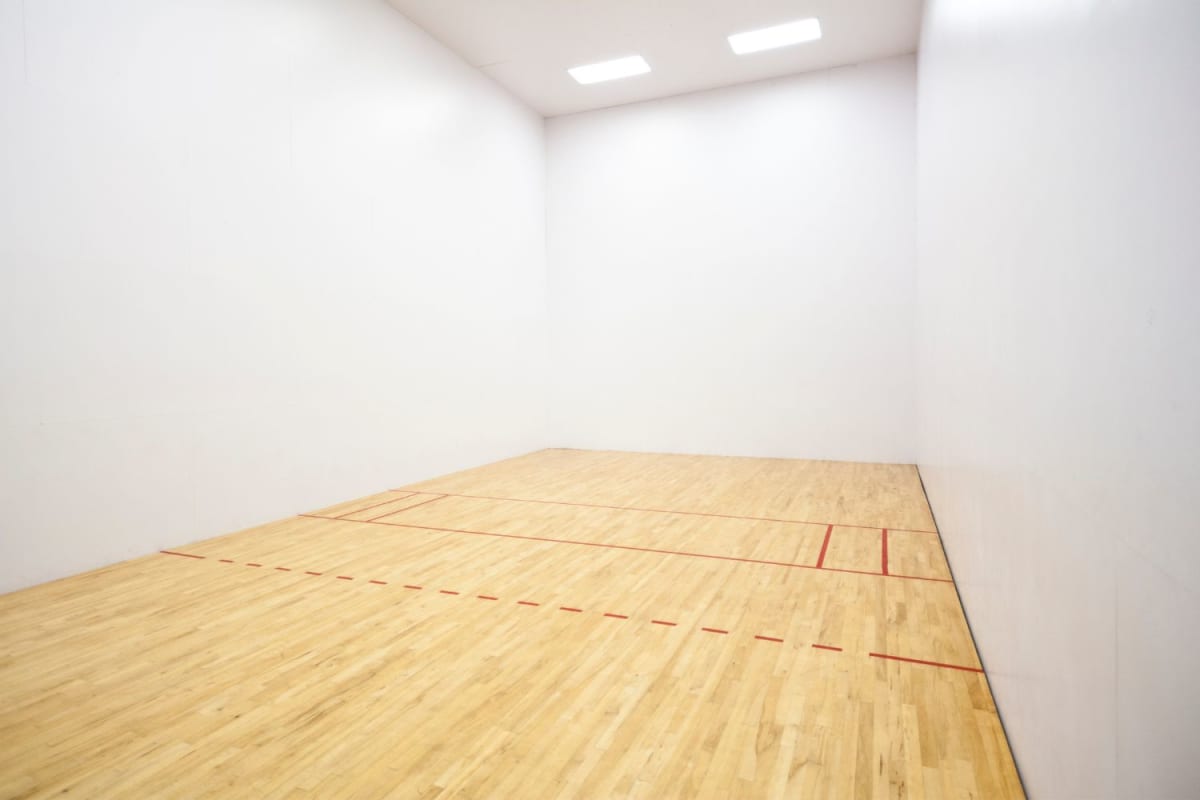 Community amenities at River Oaks West Apartments in Novi, MI, 48375